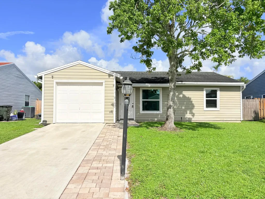 5258 Canal Circle W Lake Worth FL 33467