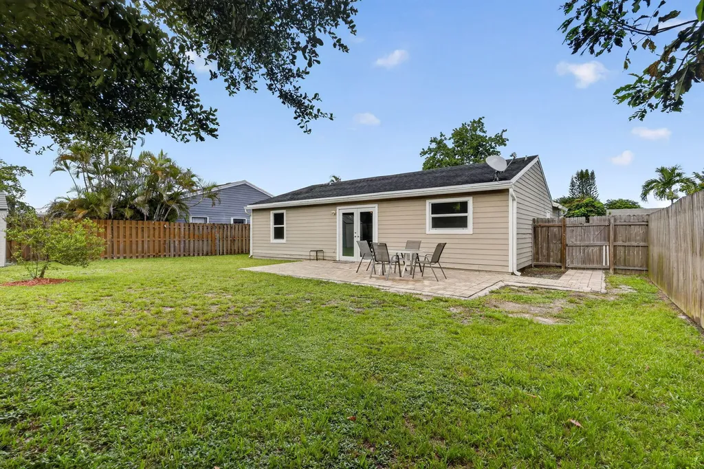 5258 Canal Circle W Lake Worth FL 33467