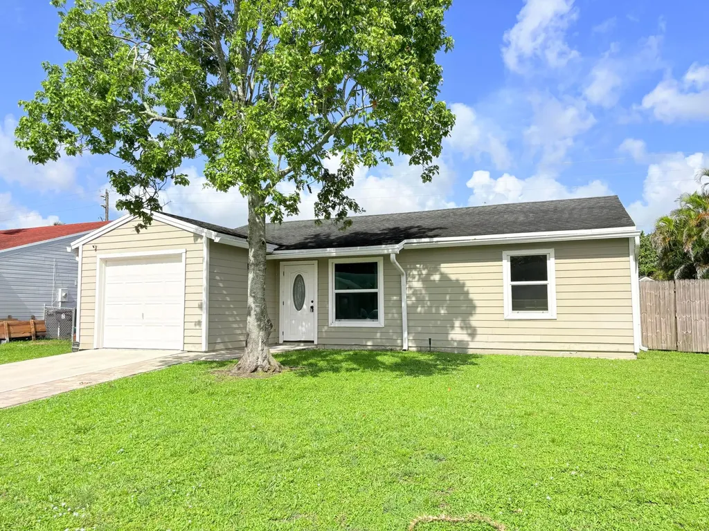 5258 Canal Circle W Lake Worth FL 33467