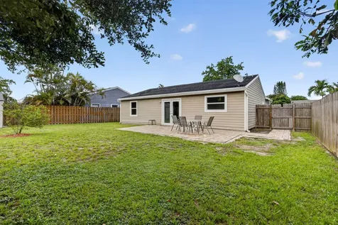 5258 Canal Circle W Lake Worth FL 33467