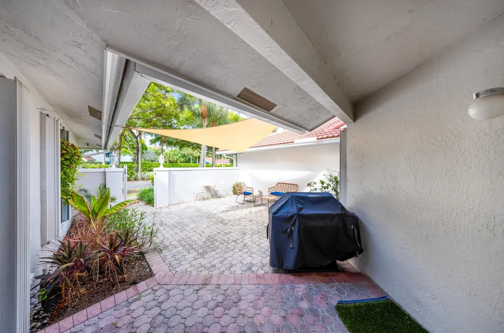 4117 W Palm Aire Drive Pompano Beach FL 33069