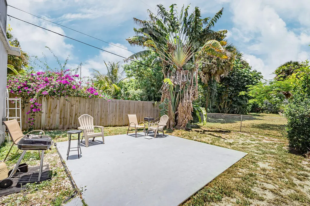 420 W Palm Street Lantana FL 33462