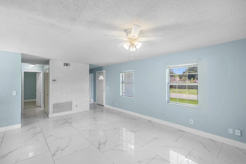2137 San Jose Boulevard Orlando FL 32808