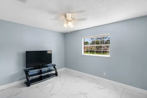 2137 San Jose Boulevard Orlando FL 32808