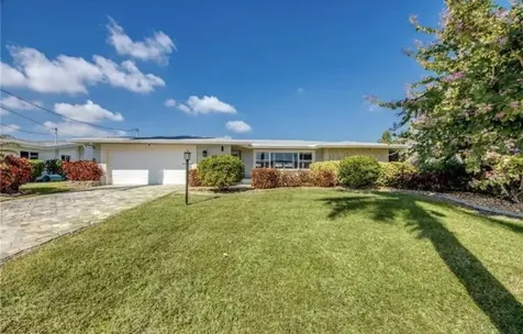 917 SE 43rd Cape Coral FL 33904