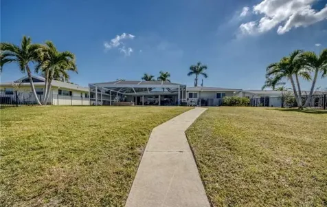 917 SE 43rd Cape Coral FL 33904