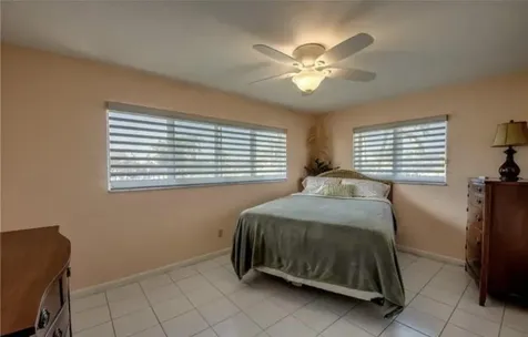 917 SE 43rd Cape Coral FL 33904