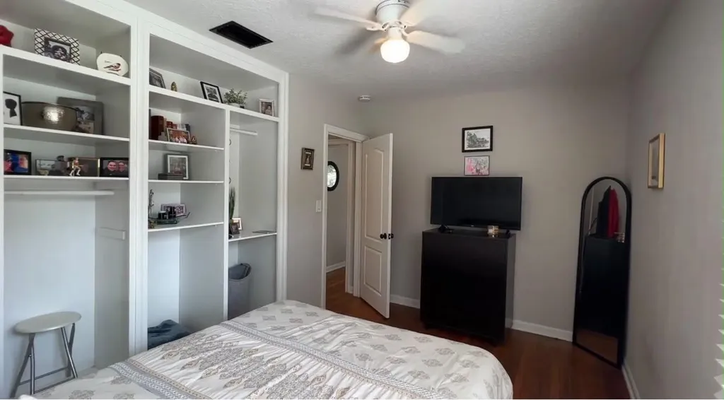 2350 Mayer Street Orlando FL 32806