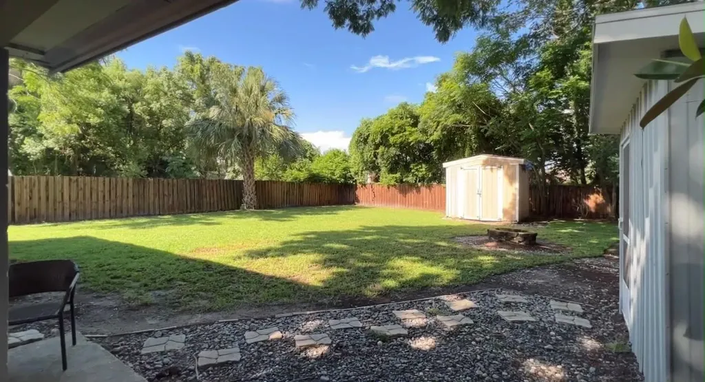 2350 Mayer Street Orlando FL 32806