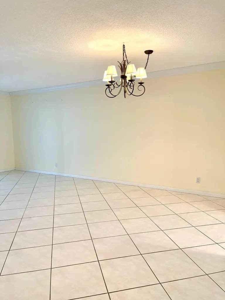 105 Oxford 500 West Palm Beach FL 33417