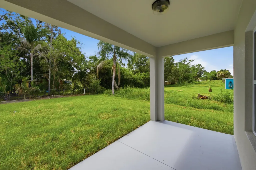 8780 92nd Avenue Vero Beach FL 32967