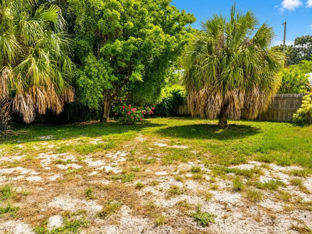719 Tuscaloosa Street West Palm Beach FL 33405
