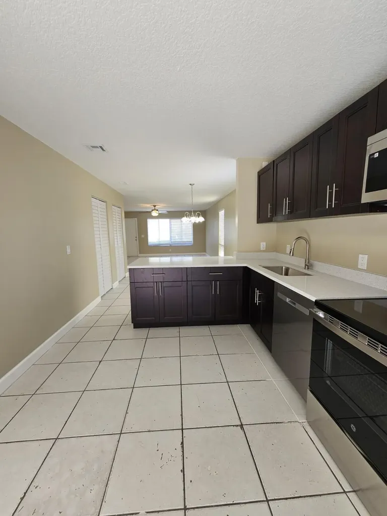 4876 Orleans Court Haverhill FL 33415
