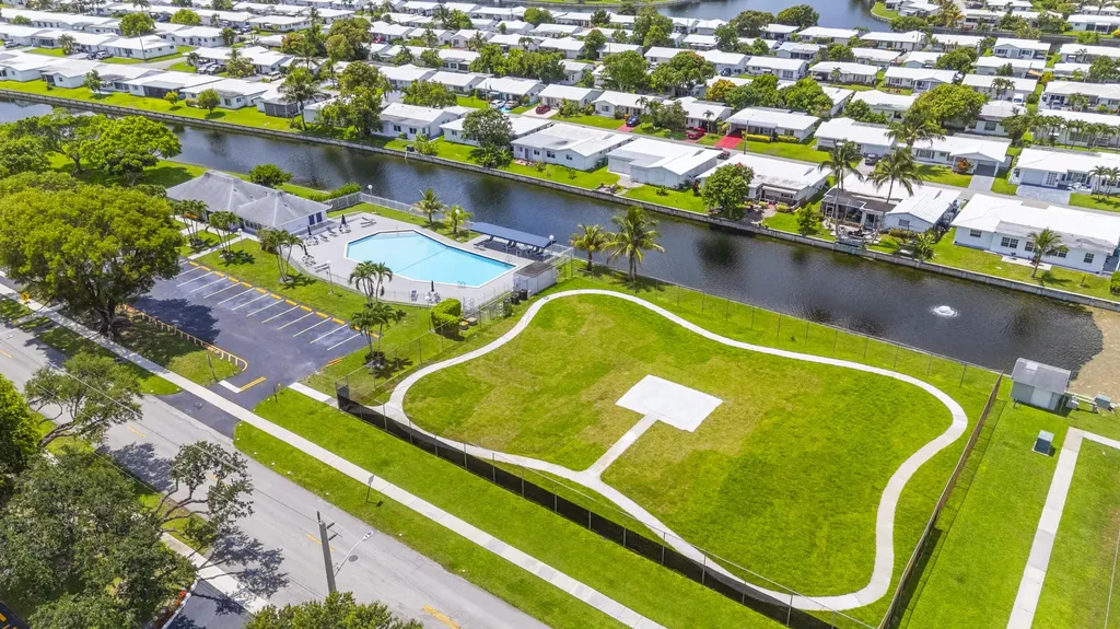 8105 NW 61st Street Tamarac FL 33321