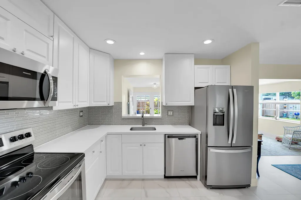 707 N 32nd Avenue Hollywood FL 33021