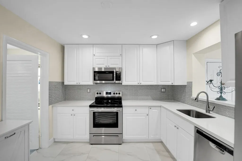 707 N 32nd Avenue Hollywood FL 33021