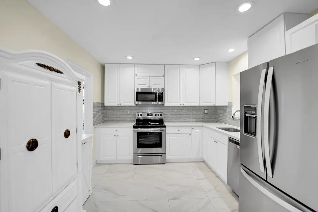 707 N 32nd Avenue Hollywood FL 33021