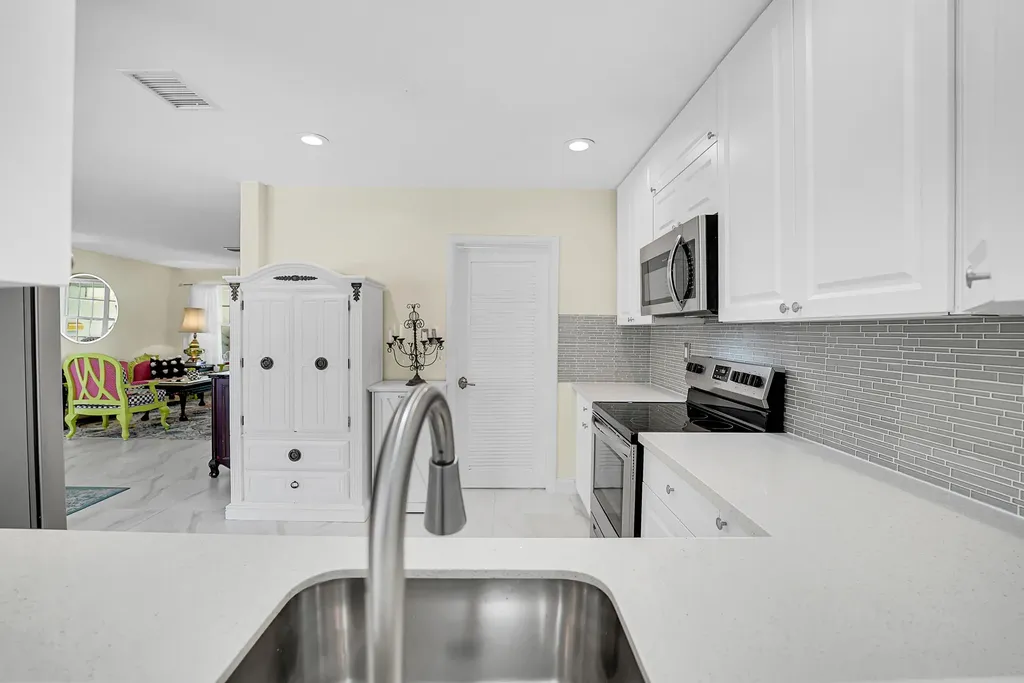 707 N 32nd Avenue Hollywood FL 33021