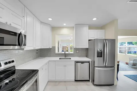 707 N 32nd Avenue Hollywood FL 33021
