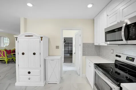 707 N 32nd Avenue Hollywood FL 33021