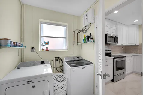 707 N 32nd Avenue Hollywood FL 33021
