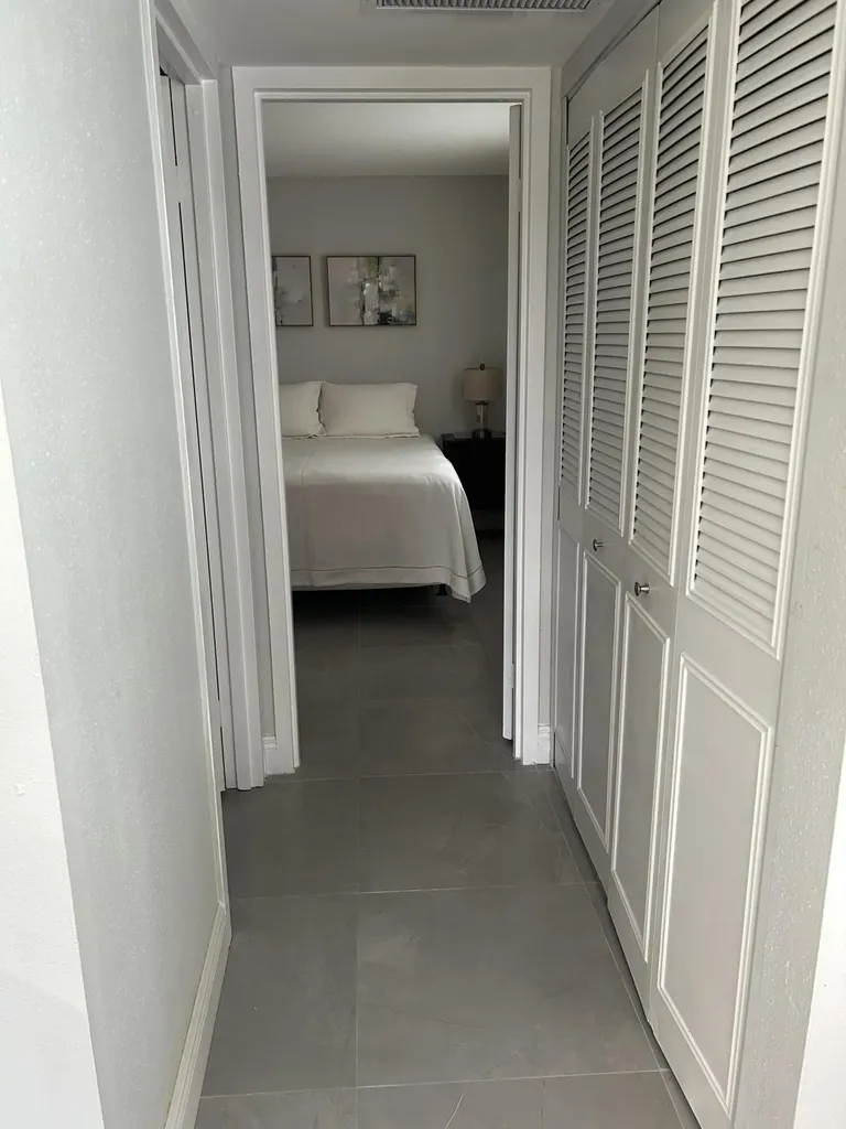 746 Flanders N Delray Beach FL 33484
