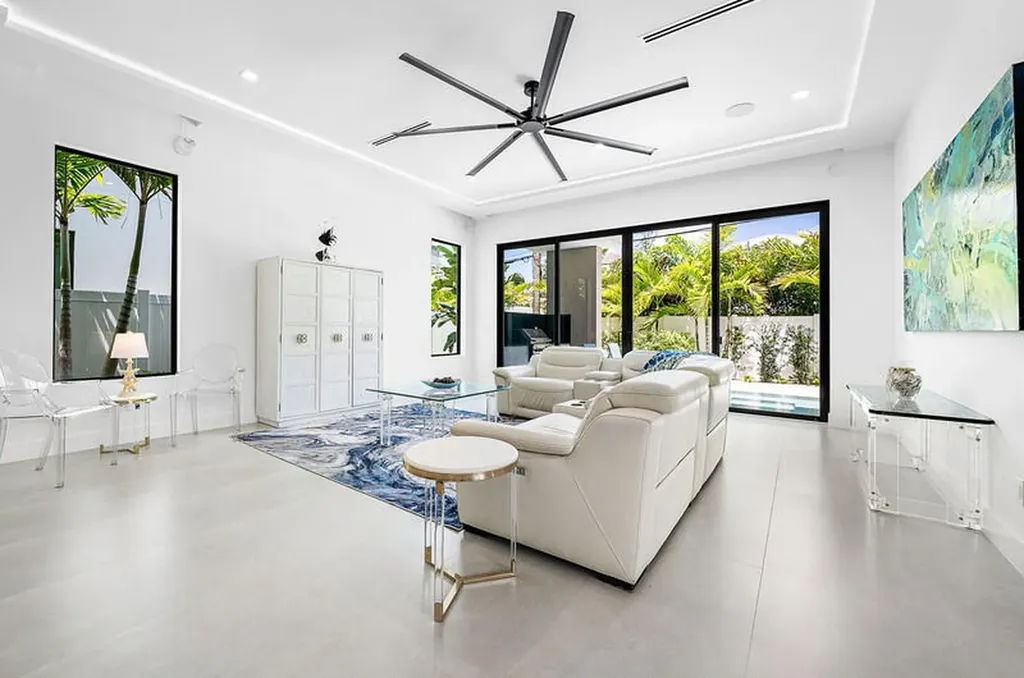 239 NE 11th Street Delray Beach FL 33444