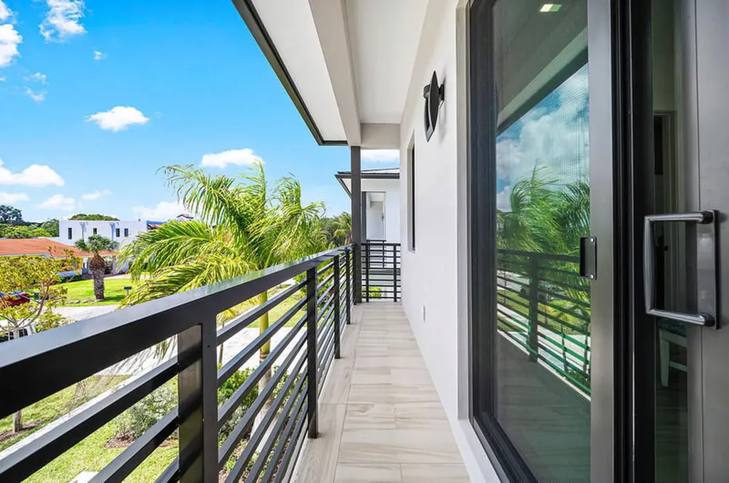 239 NE 11th Street Delray Beach FL 33444