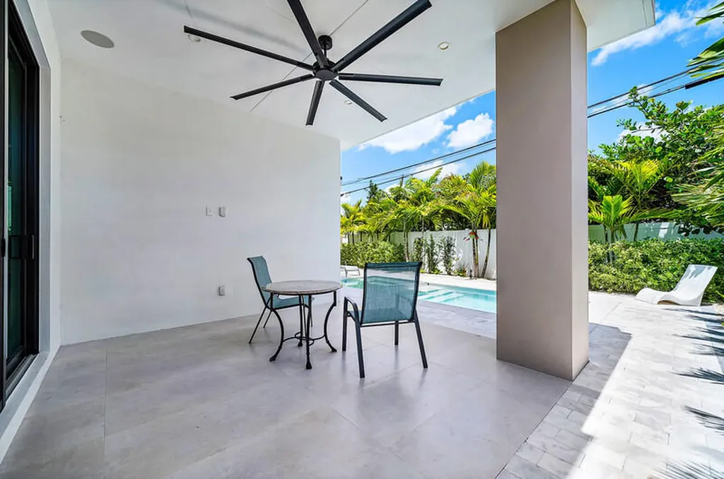 239 NE 11th Street Delray Beach FL 33444