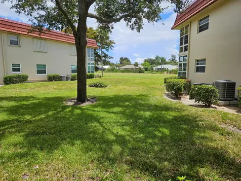 31 Pine Arbor Lane Vero Beach FL 32962