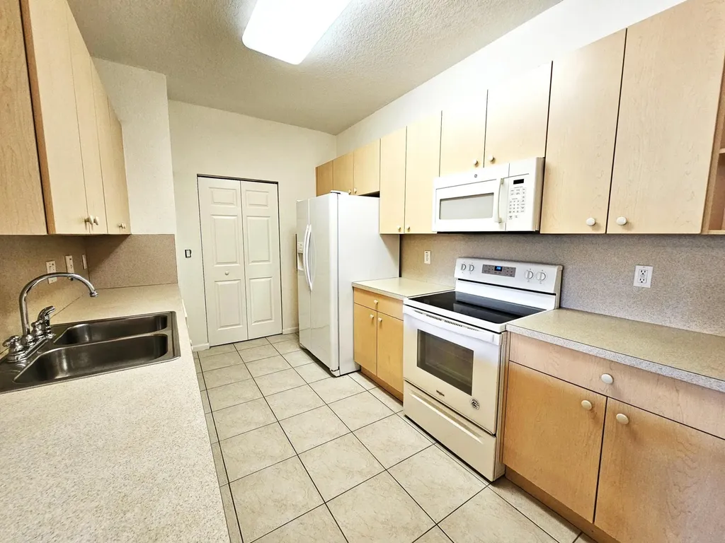 3569 Forest Hill Boulevard Palm Springs FL 33406
