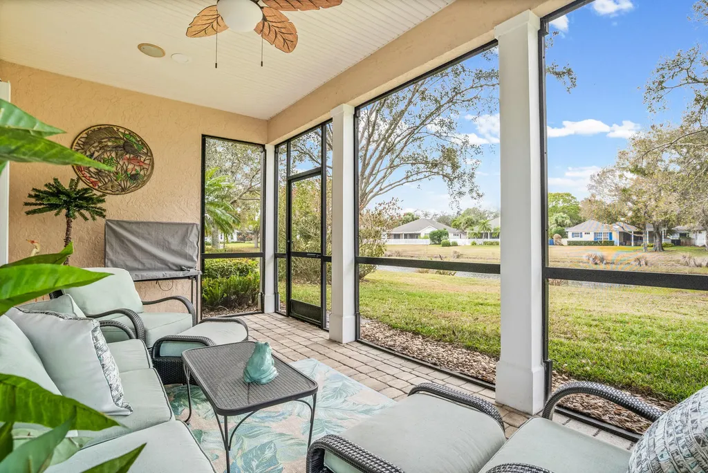 224 Oak Hammock Circle SW Vero Beach FL 32962