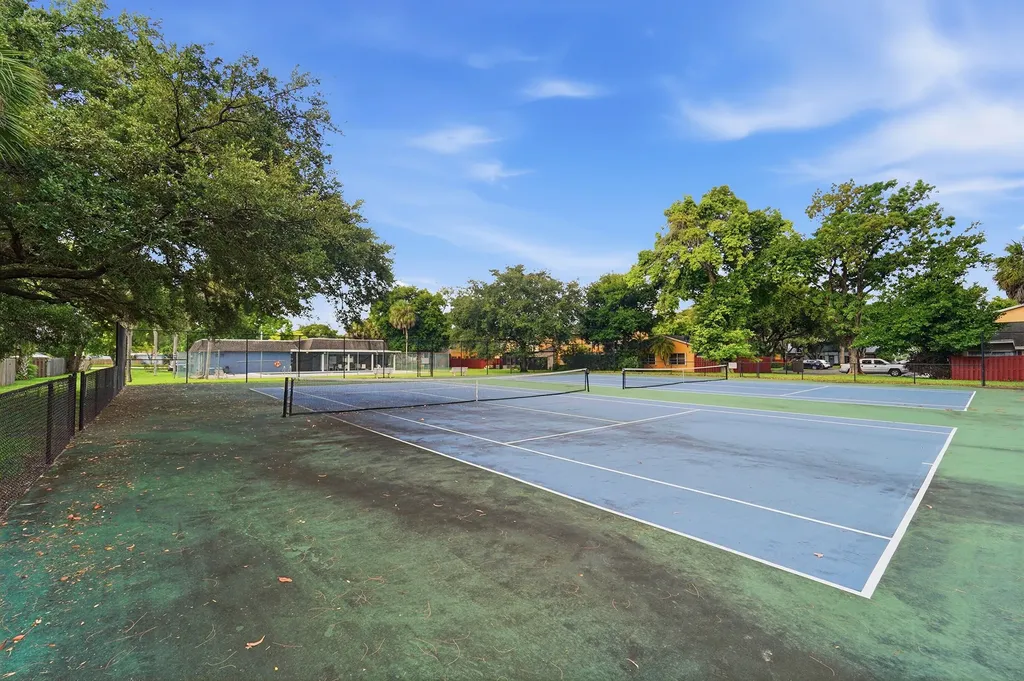 7241 W Sunrise Boulevard Plantation FL 33313
