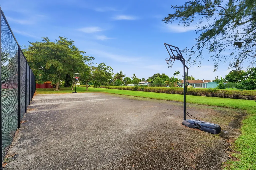 7241 W Sunrise Boulevard Plantation FL 33313