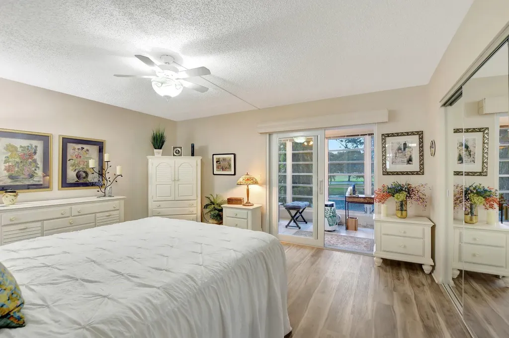 2157 Cambridge G Deerfield Beach FL 33442