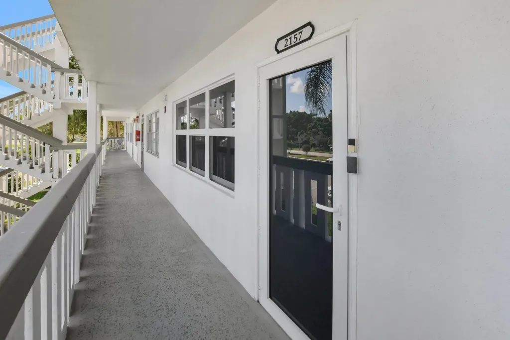 2157 Cambridge G Deerfield Beach FL 33442