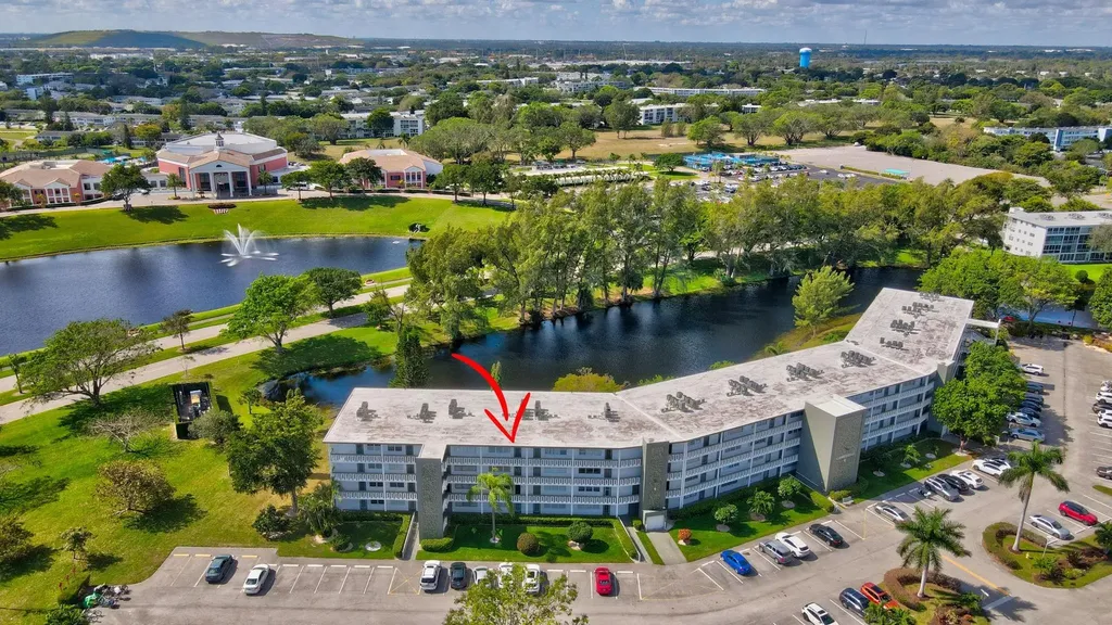 2157 Cambridge G Deerfield Beach FL 33442