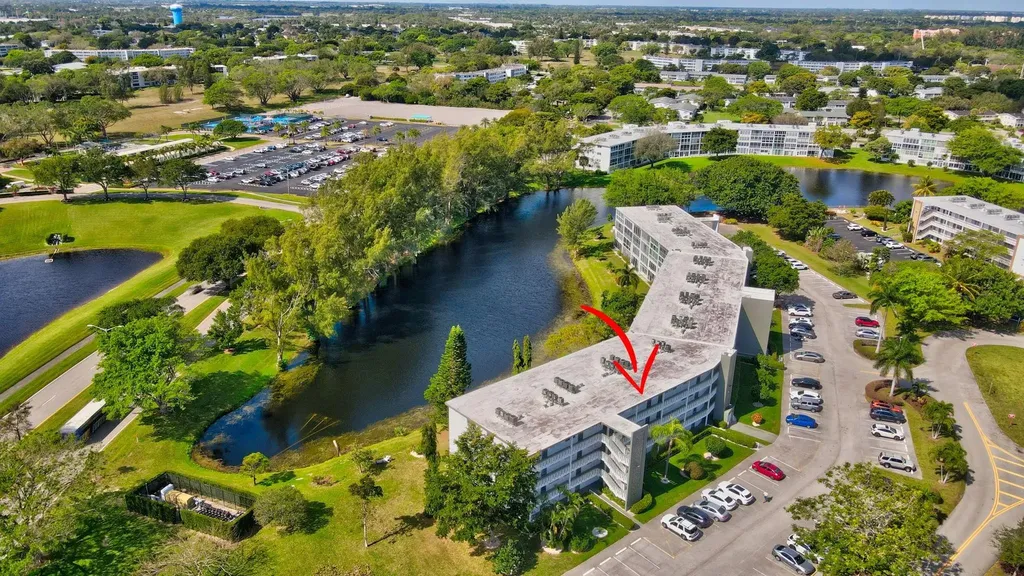 2157 Cambridge G Deerfield Beach FL 33442