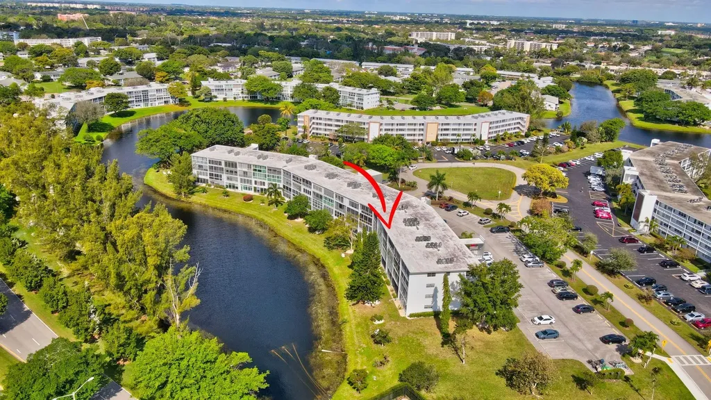 2157 Cambridge G Deerfield Beach FL 33442