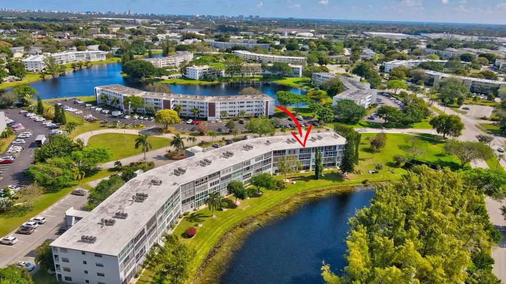 2157 Cambridge G Deerfield Beach FL 33442