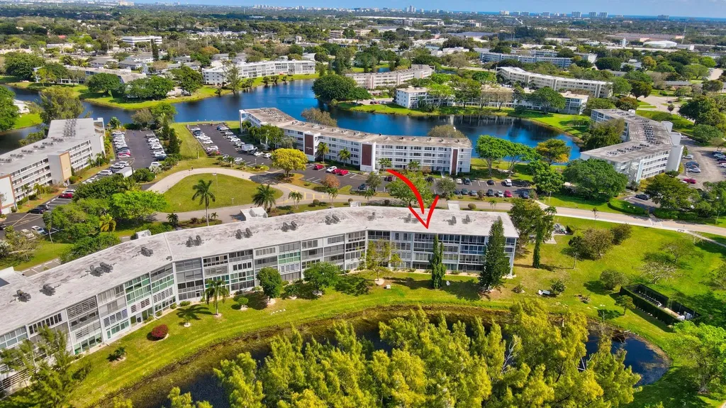 2157 Cambridge G Deerfield Beach FL 33442