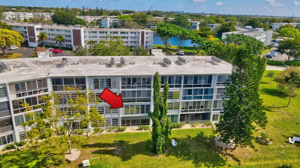 2157 Cambridge G Deerfield Beach FL 33442