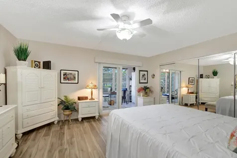 2157 Cambridge G Deerfield Beach FL 33442