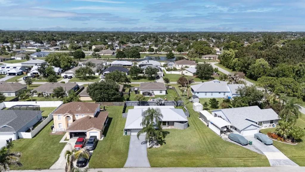 1685 SW Schleicher Lane Port St Lucie FL 34984