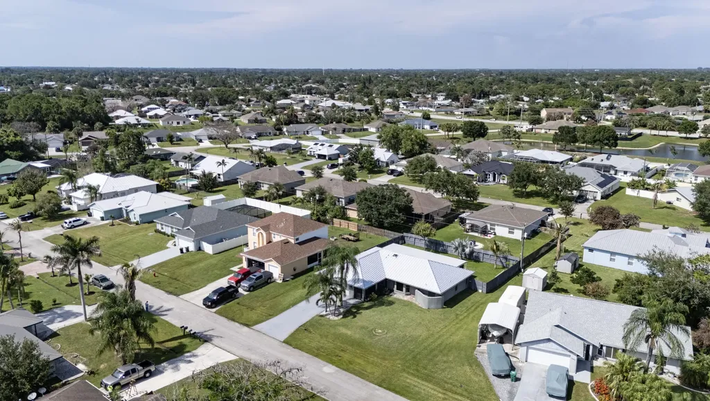 1685 SW Schleicher Lane Port St Lucie FL 34984