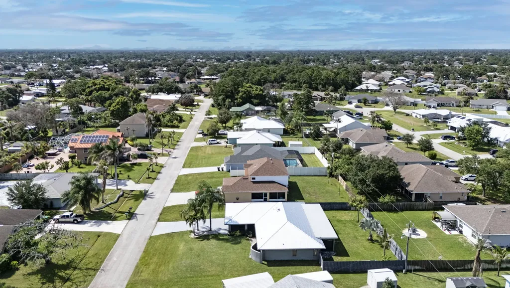1685 SW Schleicher Lane Port St Lucie FL 34984