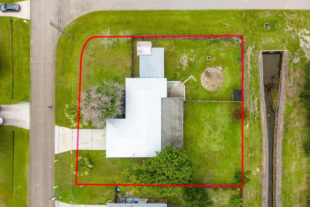 391 SW Duval Avenue Port St Lucie FL 34983