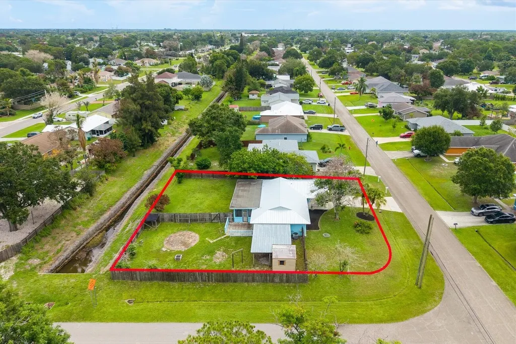 391 SW Duval Avenue Port St Lucie FL 34983