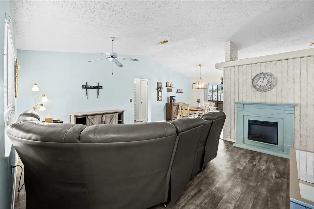 391 SW Duval Avenue Port St Lucie FL 34983
