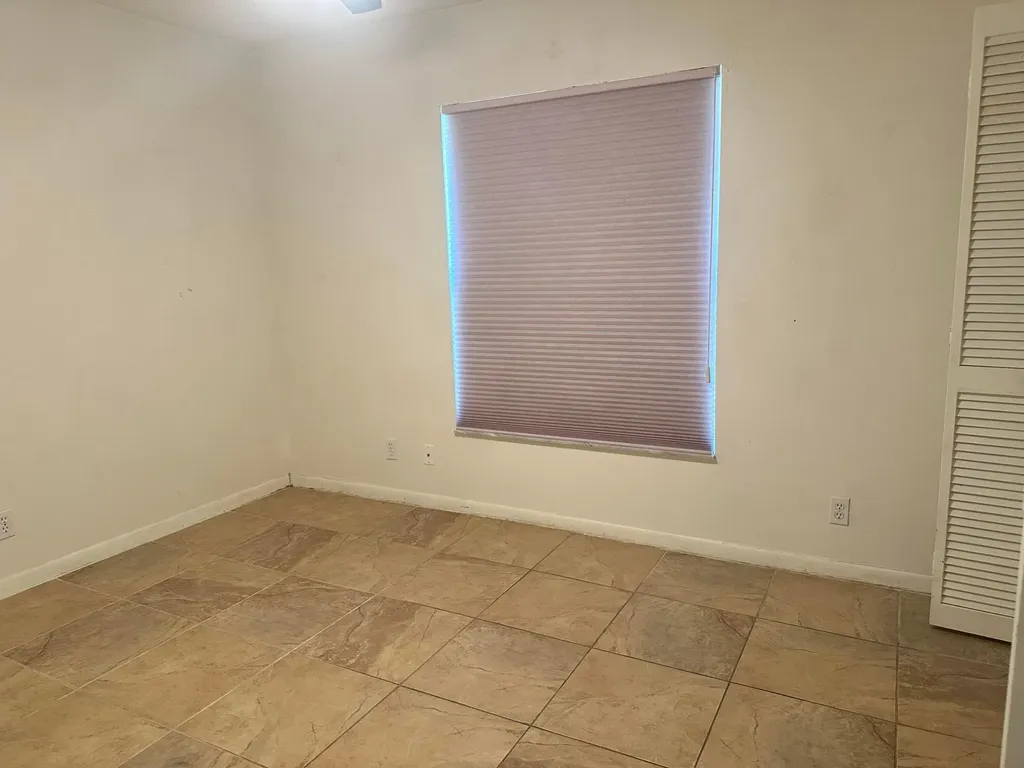 9825 NW 54th Place Coral Springs FL 33076